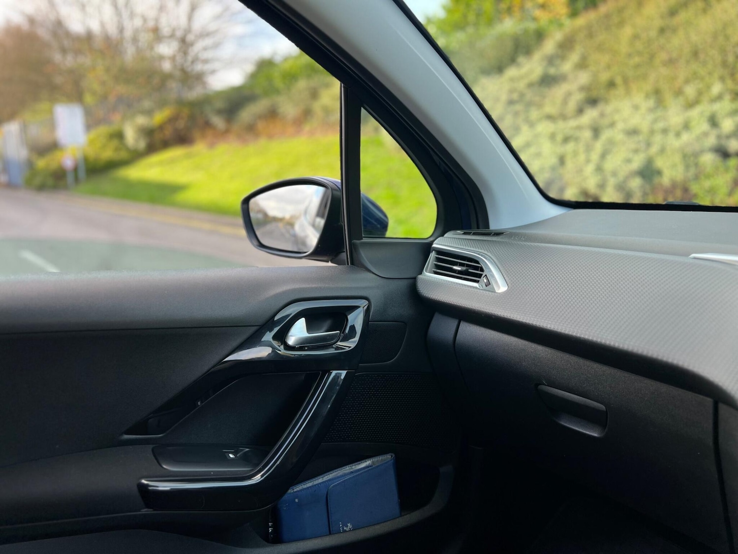 Used Peugeot 208 2015 for sale - 76549063: Photo 41