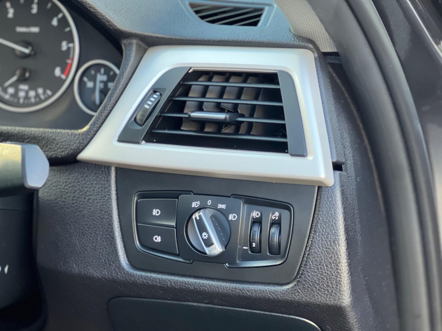 Used BMW 3 Series 2018 for sale - 77738689: Photo 43