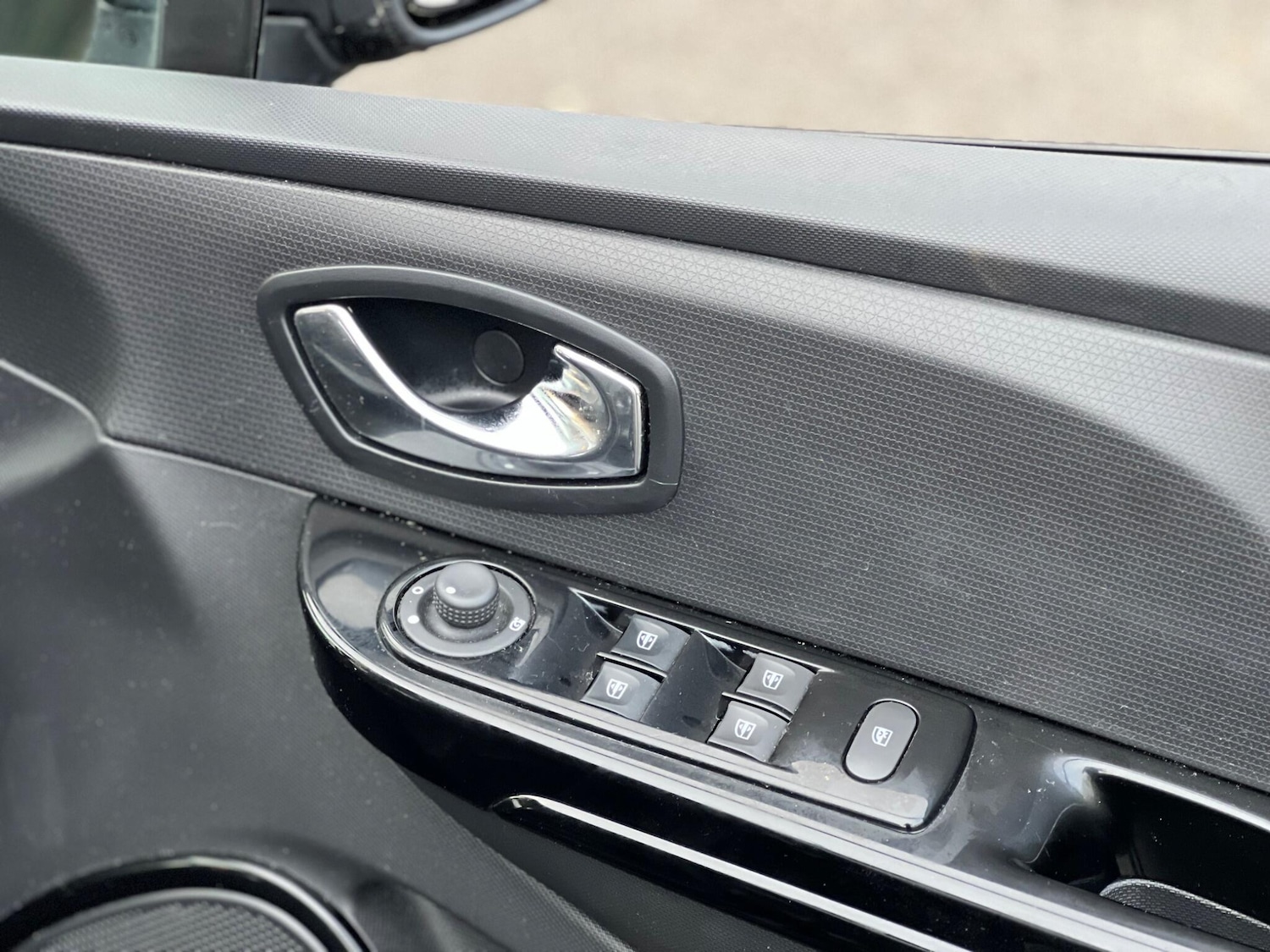 Used Renault Clio 2014 for sale - 77229785: Photo 38