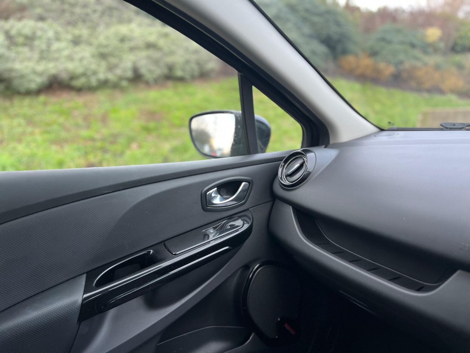 Used Renault Clio 2014 for sale - 77229785: Photo 40