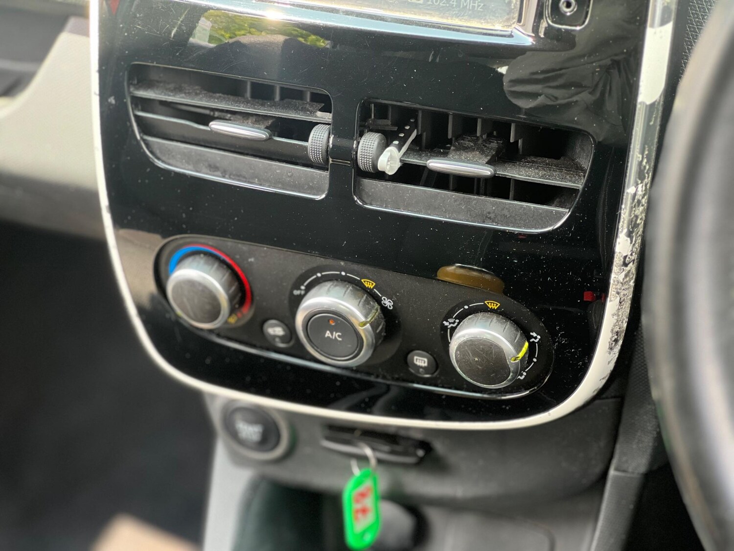 Used Renault Clio for sale - 77722844: Photo 29