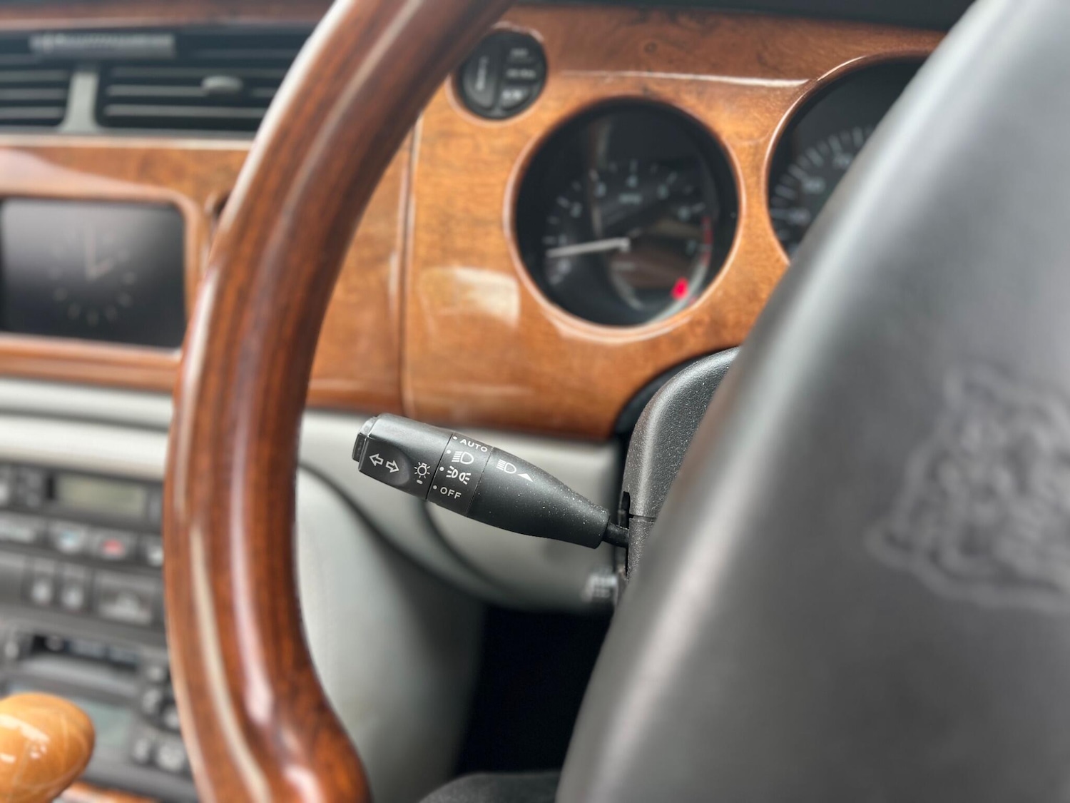 Used Jaguar XK8 2002 for sale - 75809916: Photo 23