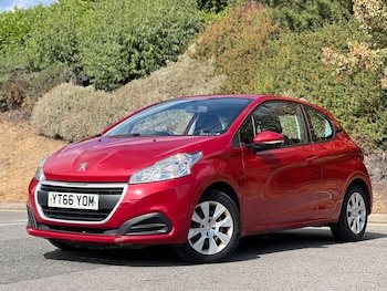 Used Peugeot 208 2016 for sale - 79565363: Photo