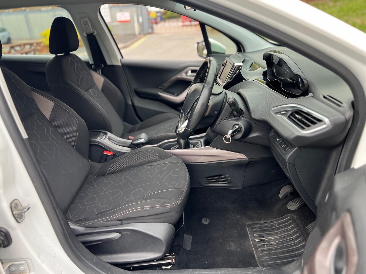 Used Peugeot 2008 2016 for sale - 76239760: Photo 16