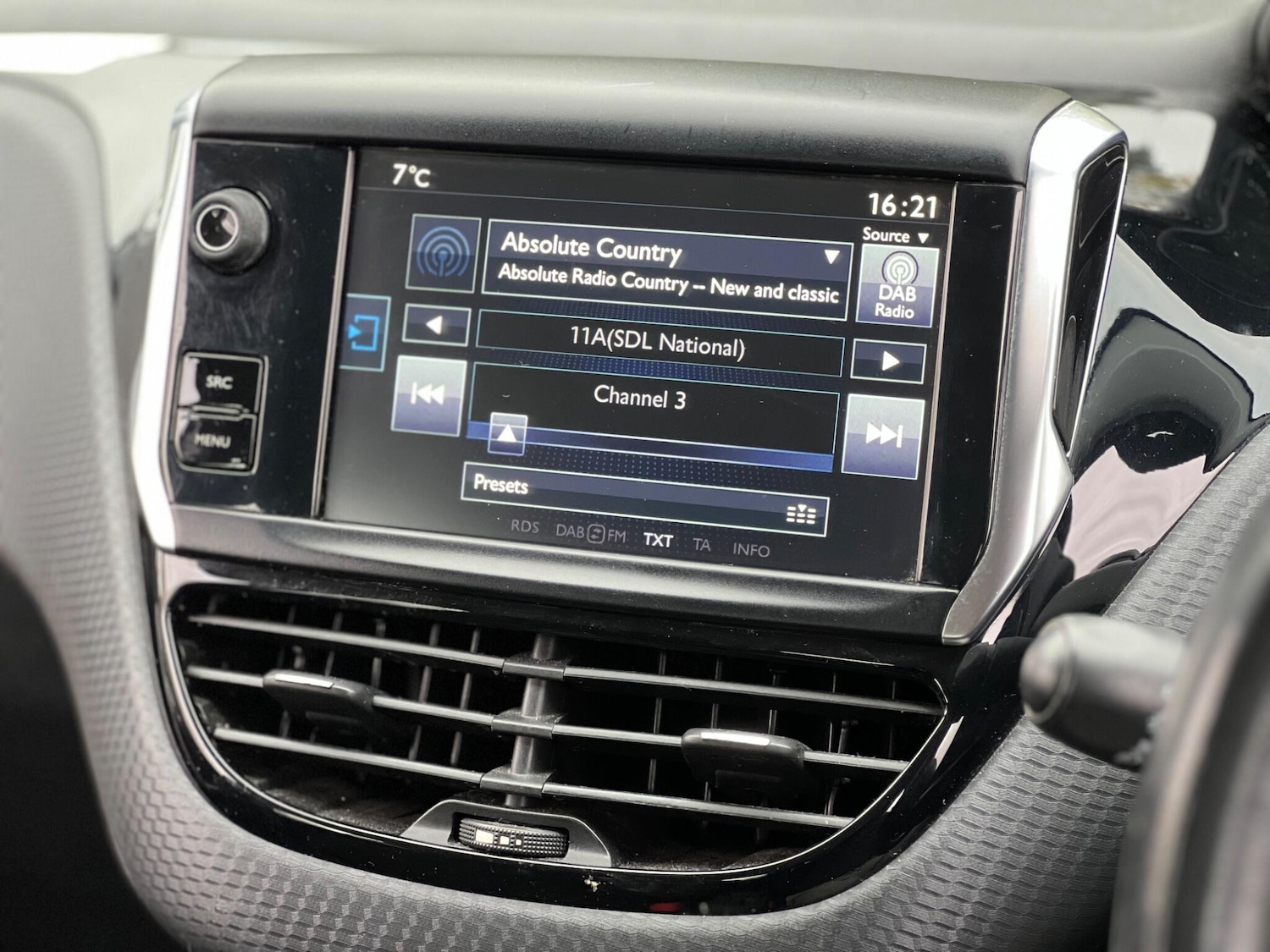 Used Peugeot 2008 2016 for sale - 76239760: Photo 28