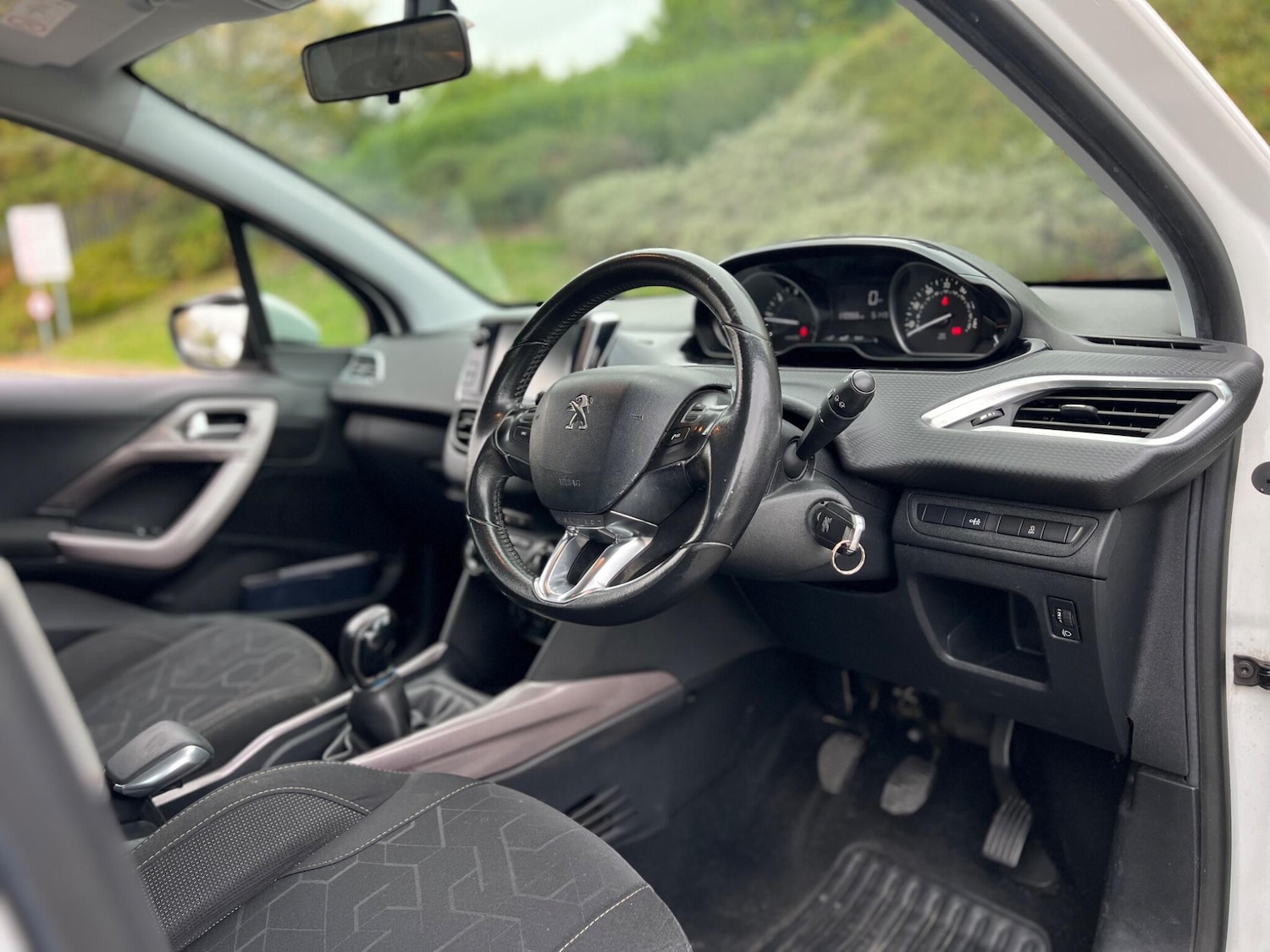 Used Peugeot 2008 2016 for sale - 76239760: Photo 6