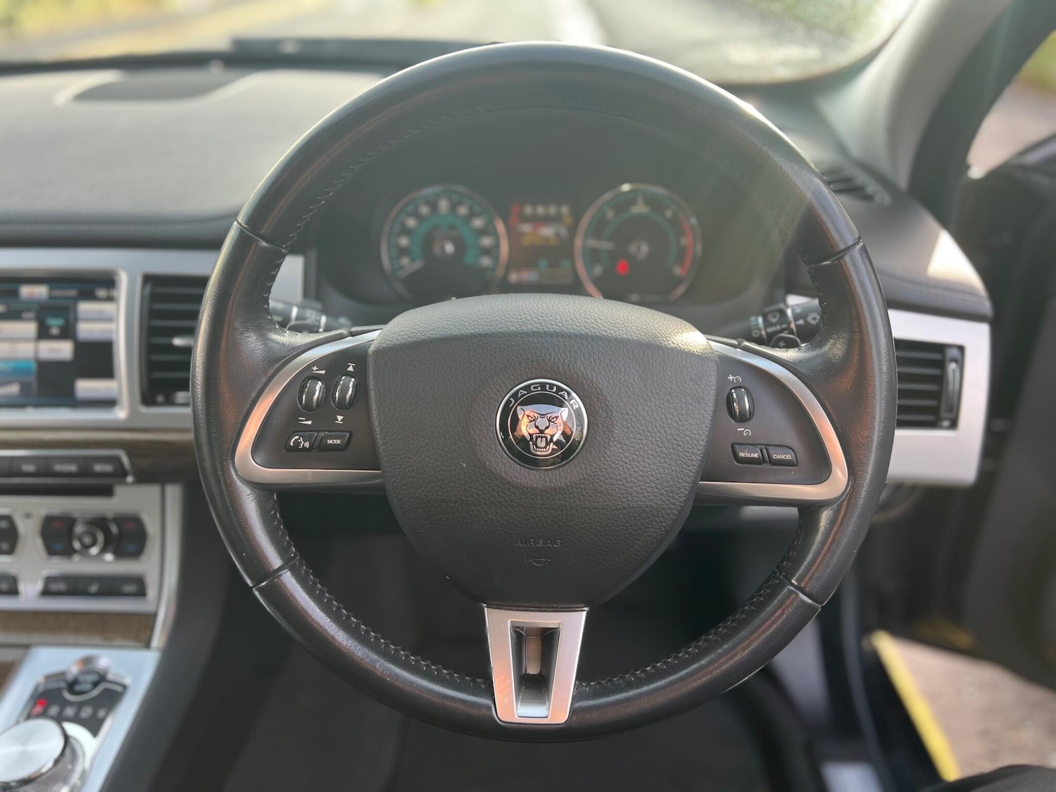 Used Jaguar XF 2014 for sale - 77143265: Photo 6