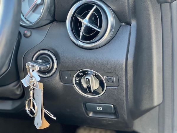Used Mercedes-Benz SLK 2014 for sale - 75257143: Photo 34