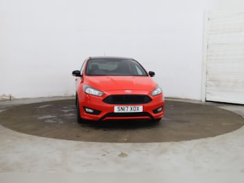Used Ford Focus 2017 for sale - 76179469: Photo 2