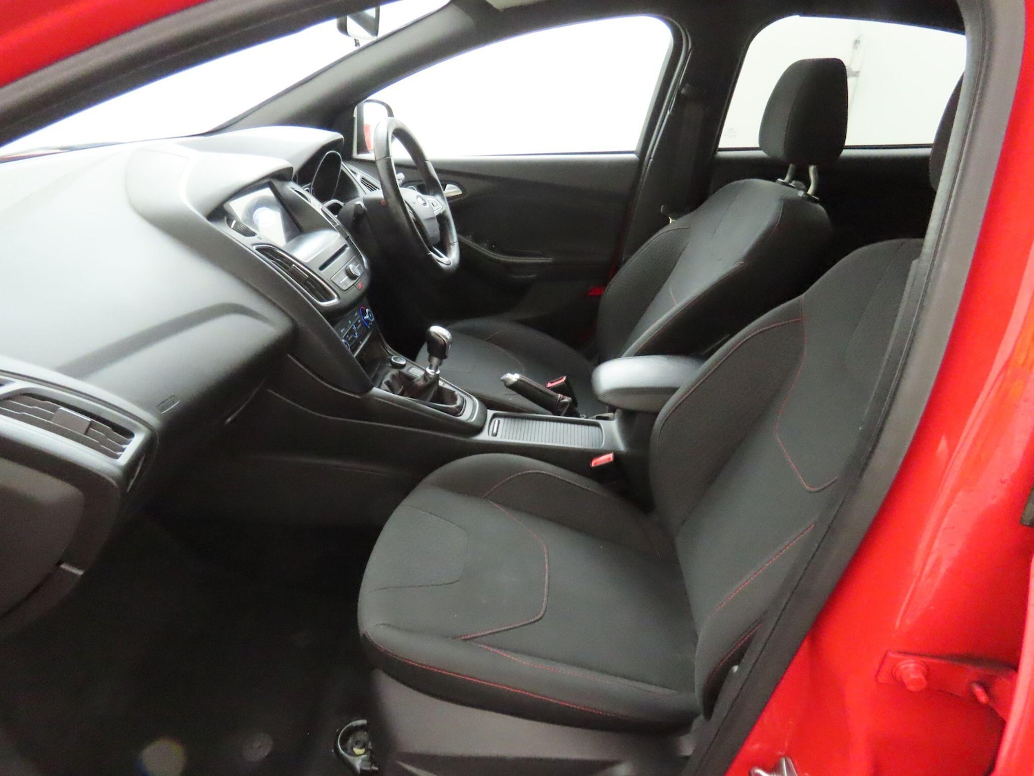 Used Ford Focus 2017 for sale - 76179469: Photo 3
