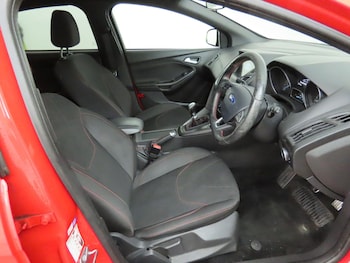 Used Ford Focus 2017 for sale - 76179469: Photo 4