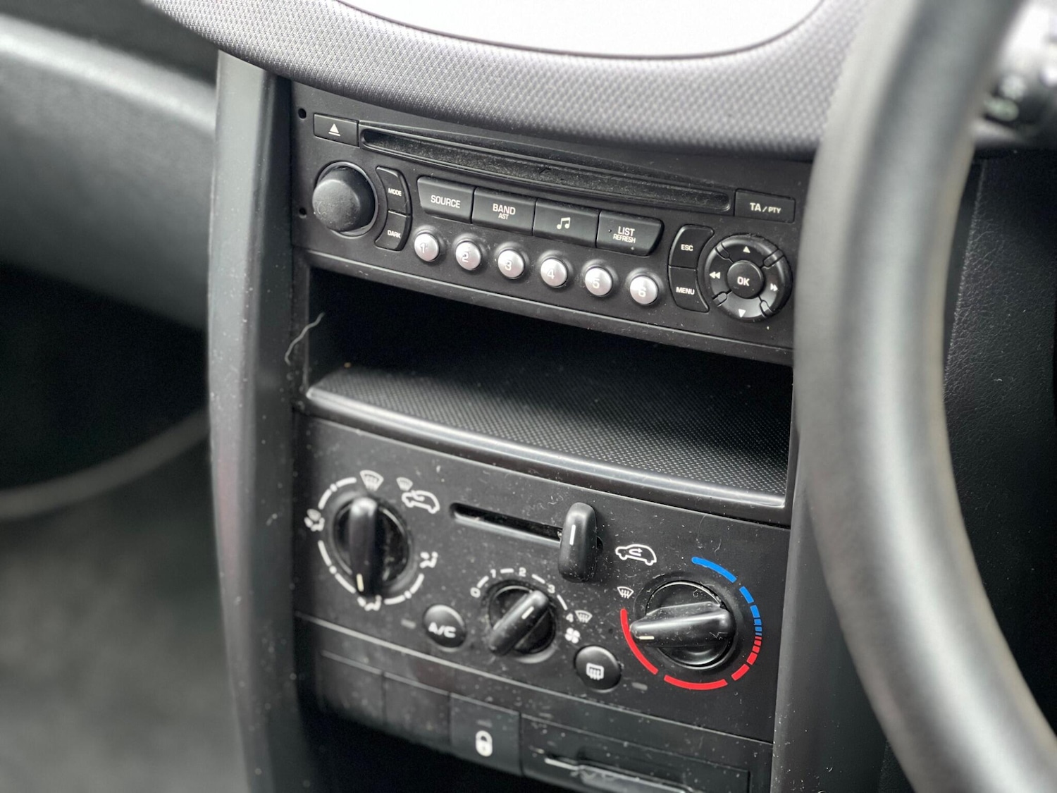 Used Peugeot 207 2009 for sale - 77550550: Photo 25