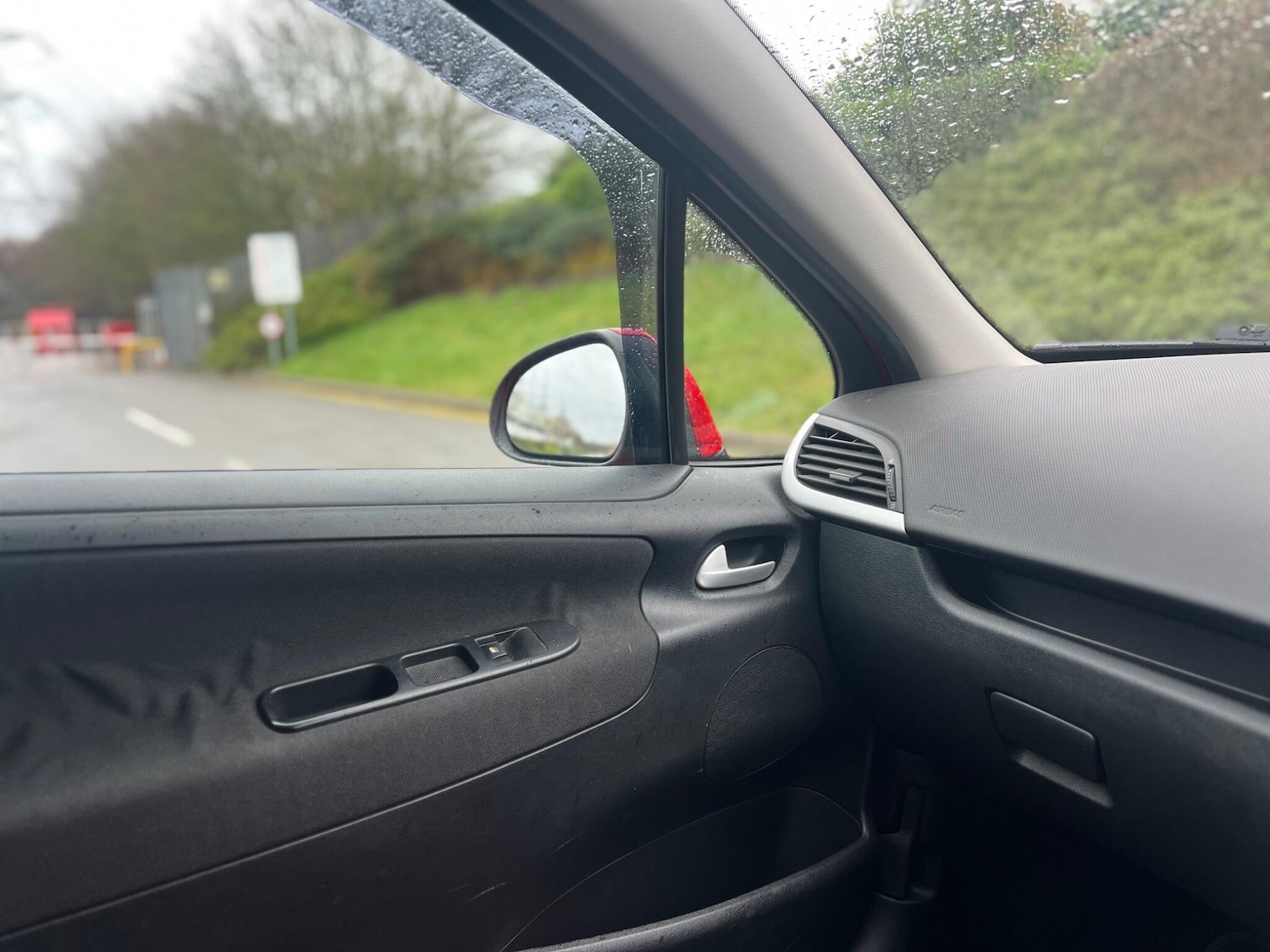 Used Peugeot 207 2009 for sale - 77550550: Photo 36