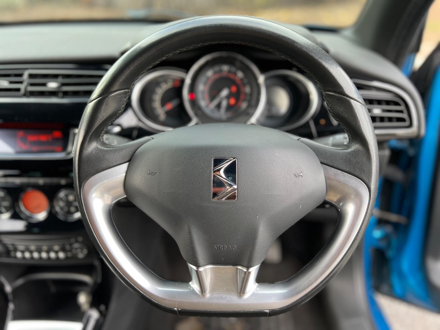 Used Citroen DS3 2015 for sale - 76024432: Photo 5