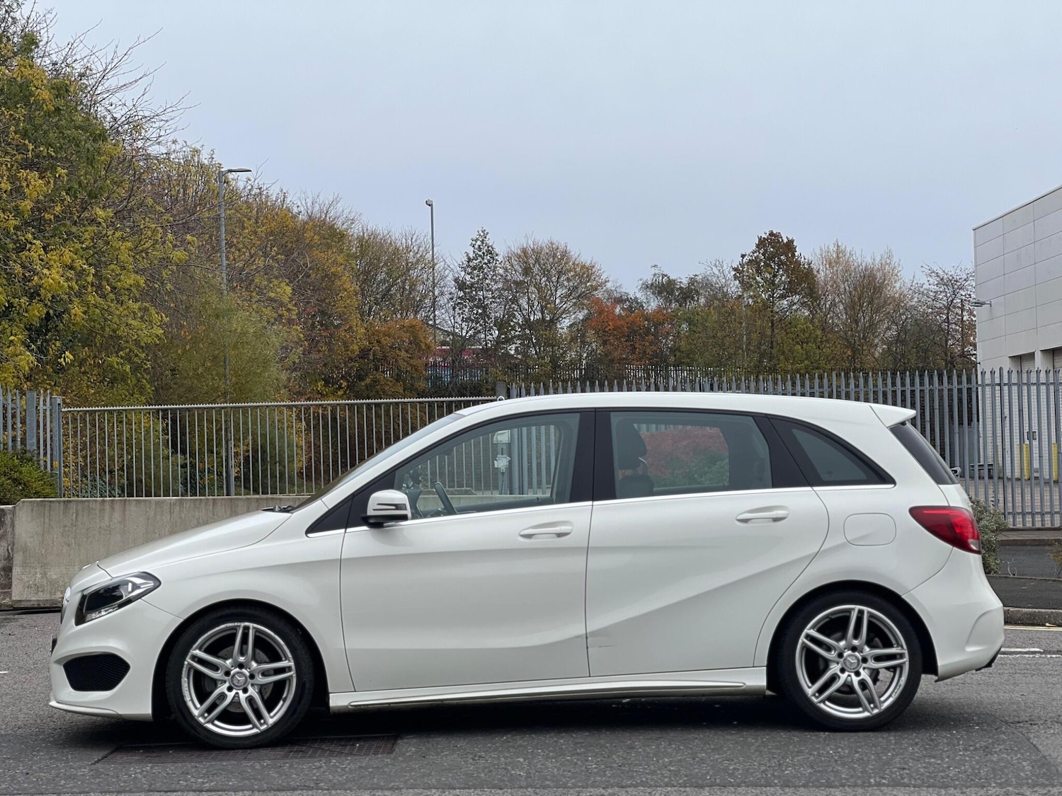 Used Mercedes-Benz B Class 2015 for sale - 76388925: Photo 15