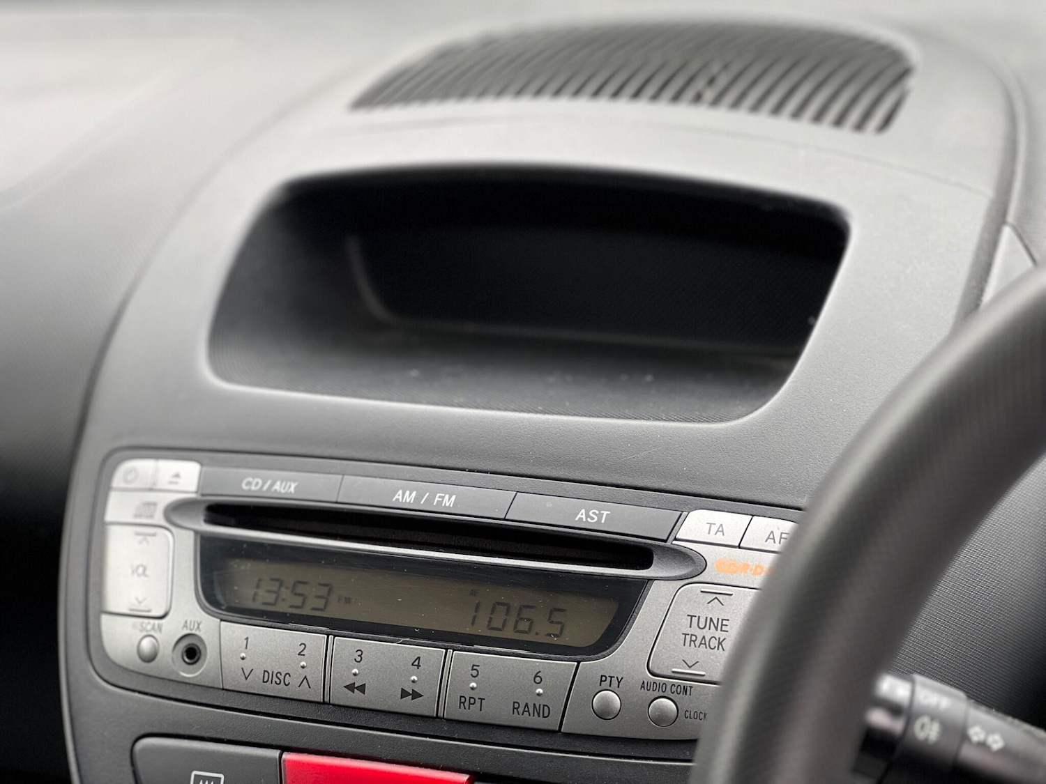 Used Toyota AYGO 2011 for sale - 75810162: Photo 26