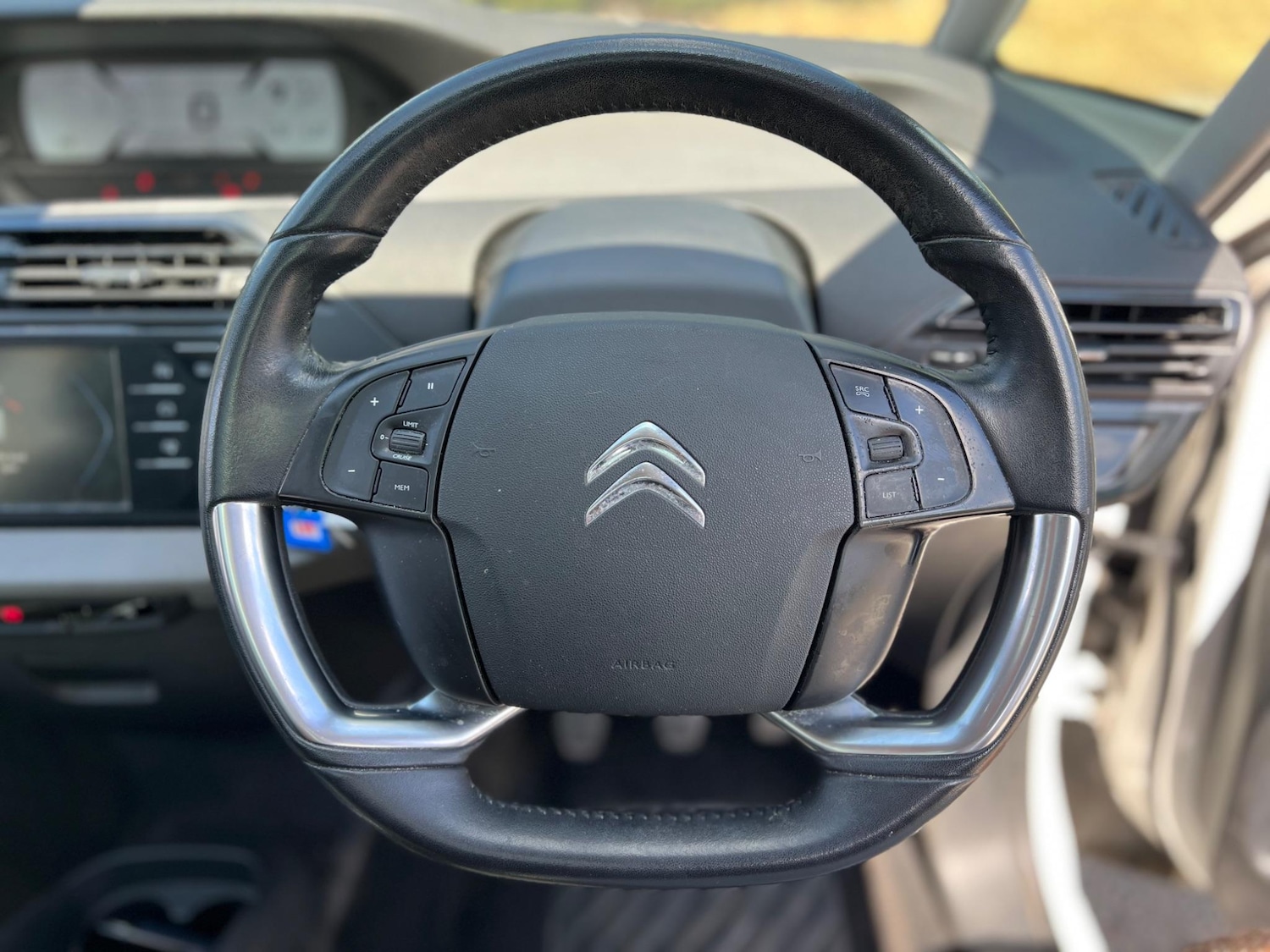 Used Citroen C4 Picasso 2015 for sale - 76994235: Photo 6