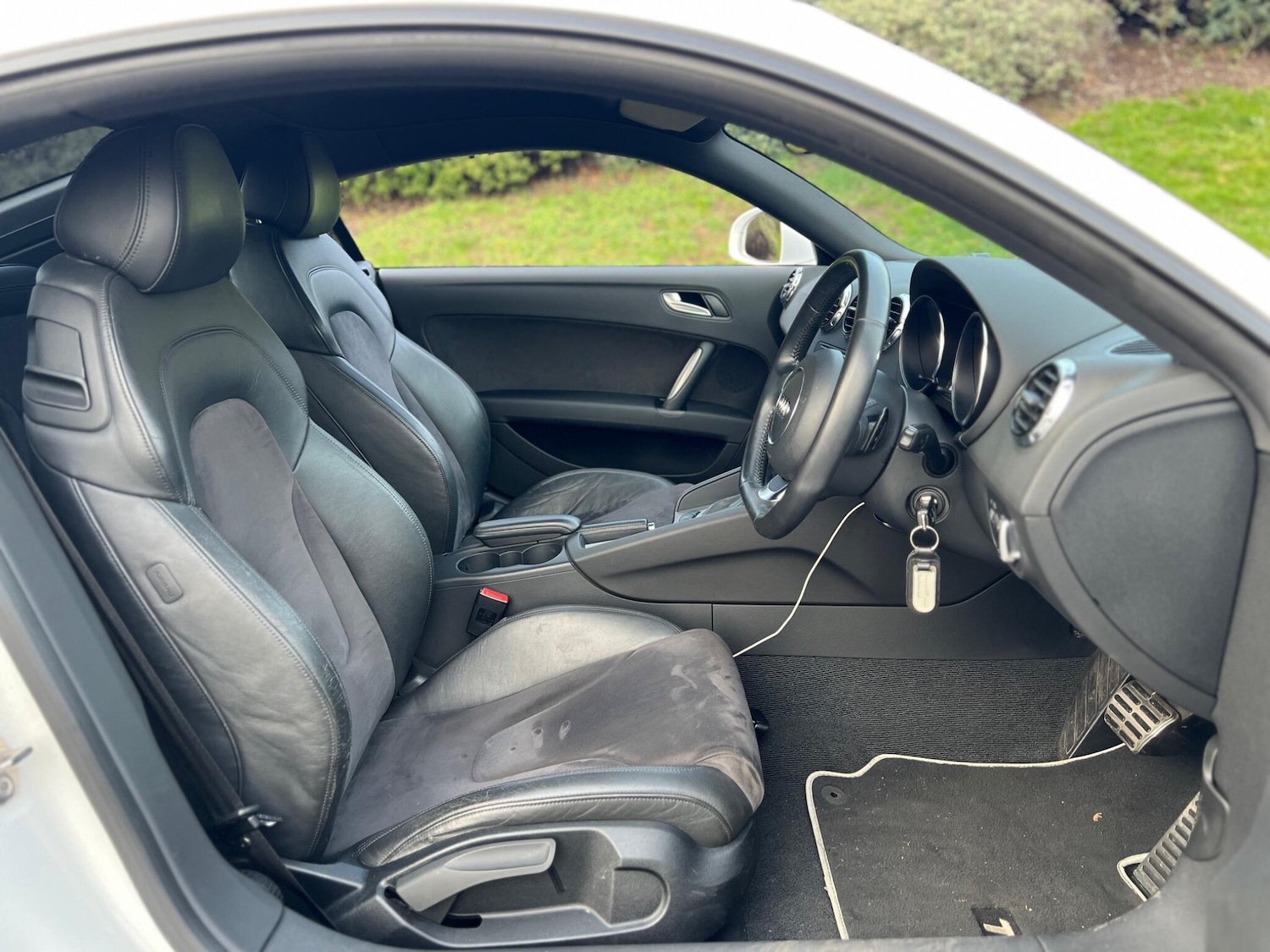 Used Audi TT 2011 for sale - 76898941: Photo 14