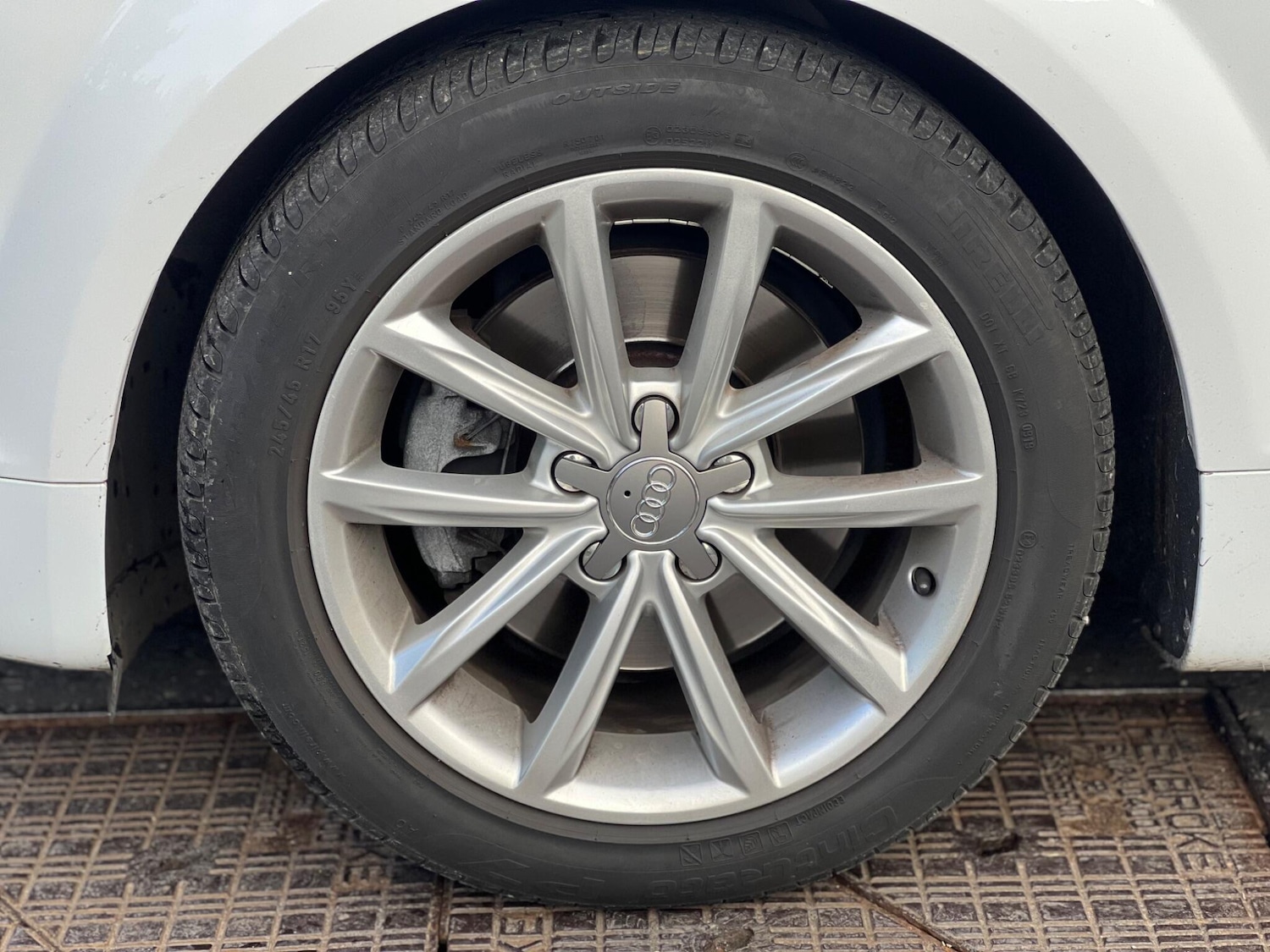 Used Audi TT 2011 for sale - 76898941: Photo 31