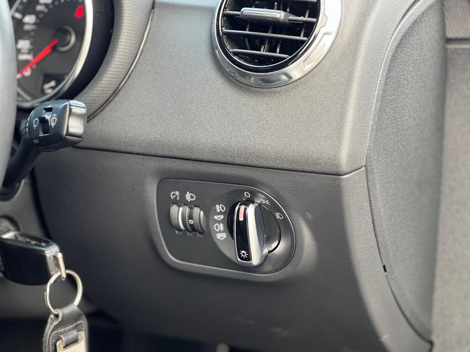 Used Audi TT 2011 for sale - 76898941: Photo 34