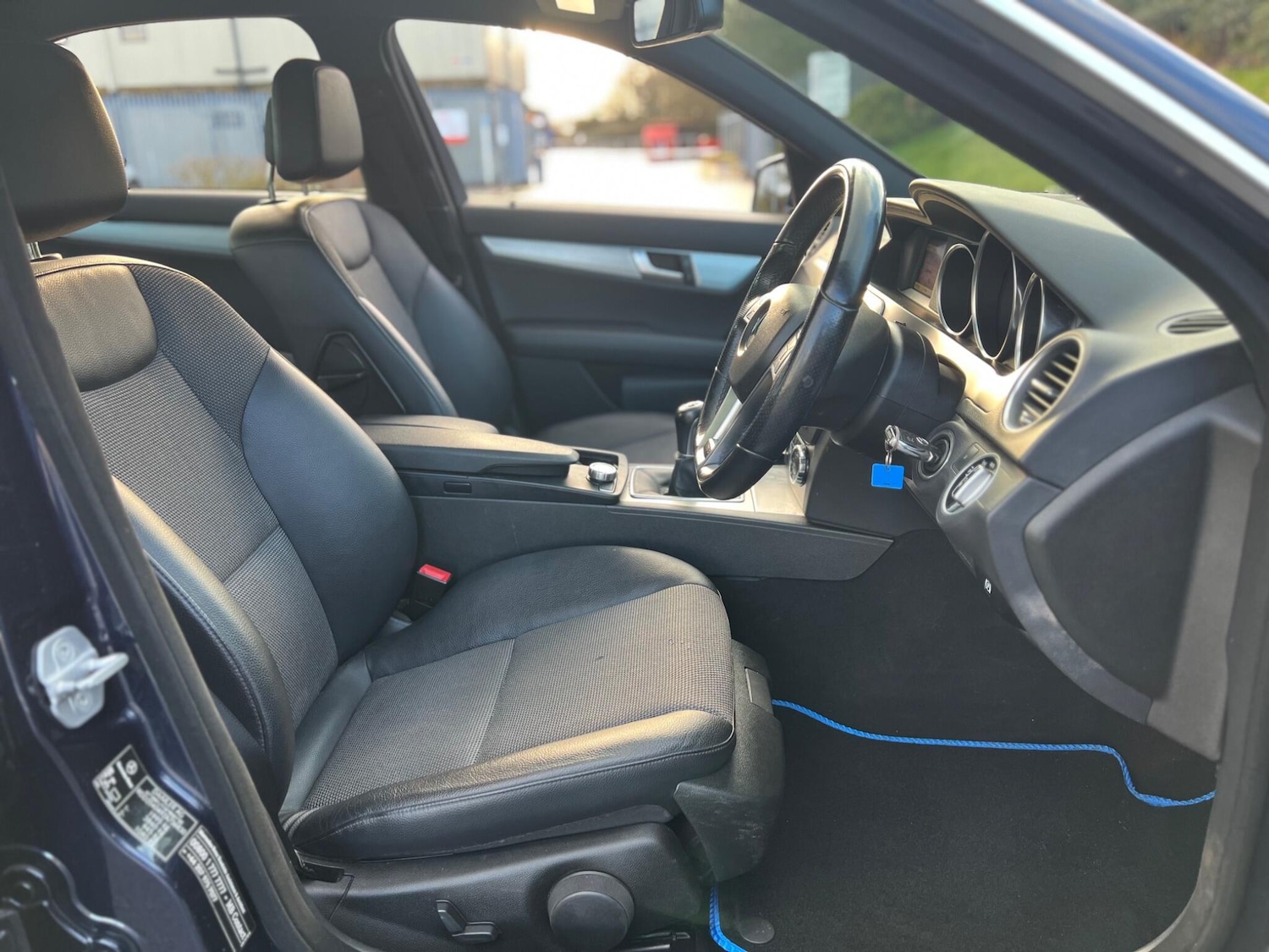 Used Mercedes-Benz C Class 2012 for sale - 77290902: Photo 17