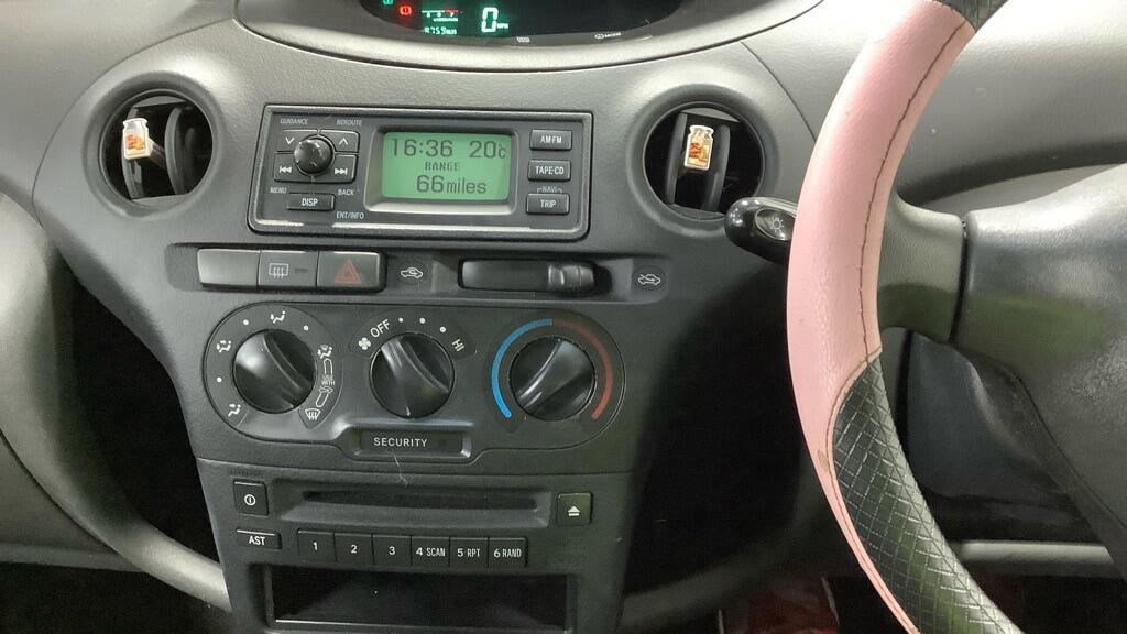 Used Toyota Yaris 2004 for sale - 76550451: Photo 11