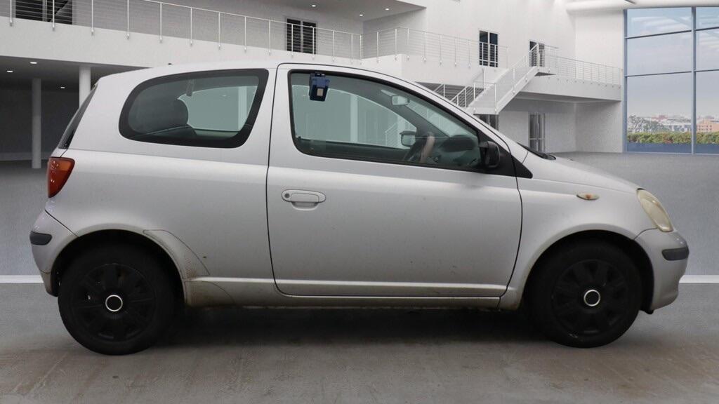 Used Toyota Yaris 2004 for sale - 76550451: Photo 5