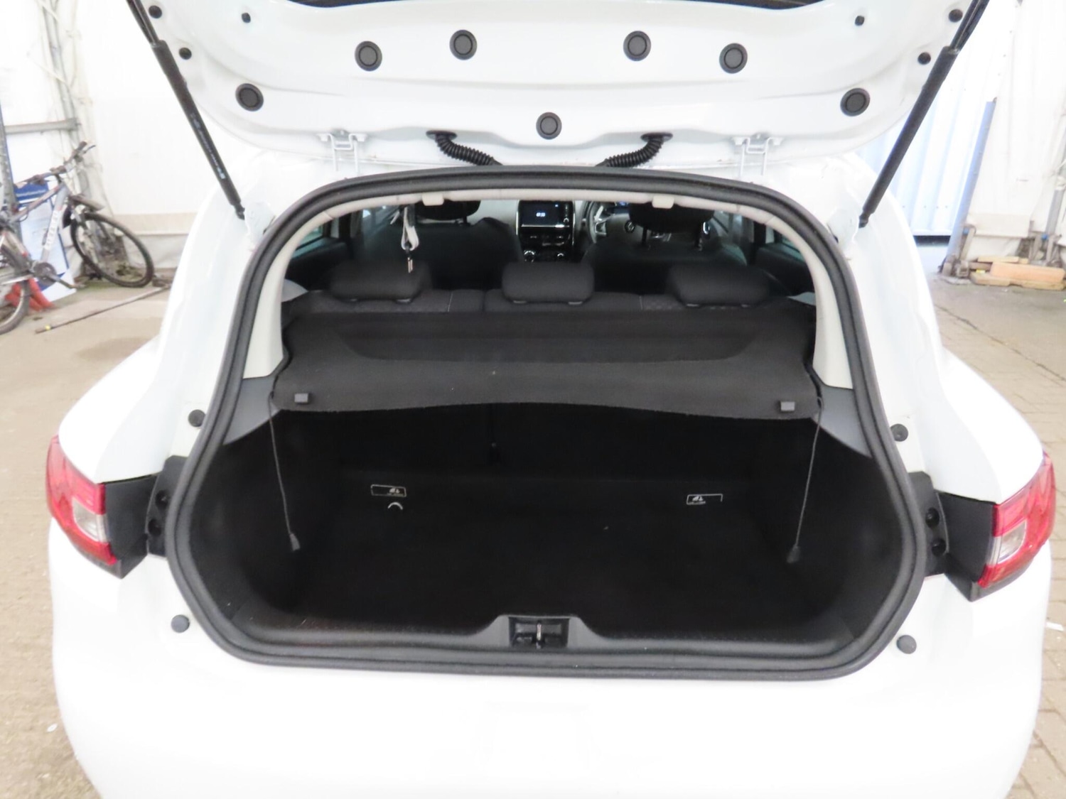 Used Renault Clio 2013 for sale - 77994146: Photo 11