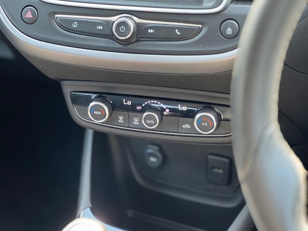 Used Vauxhall Crossland X 2017 for sale - 75023203: Photo 30