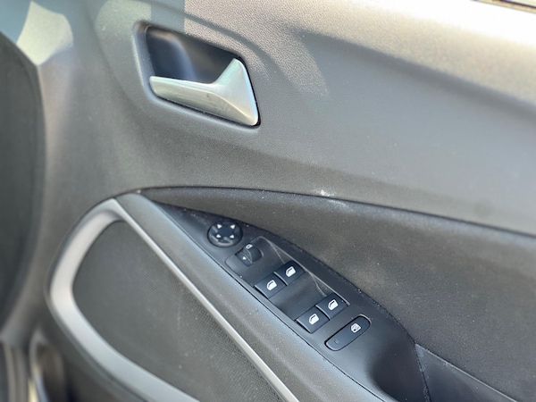 Used Vauxhall Crossland X 2017 for sale - 75023203: Photo 40