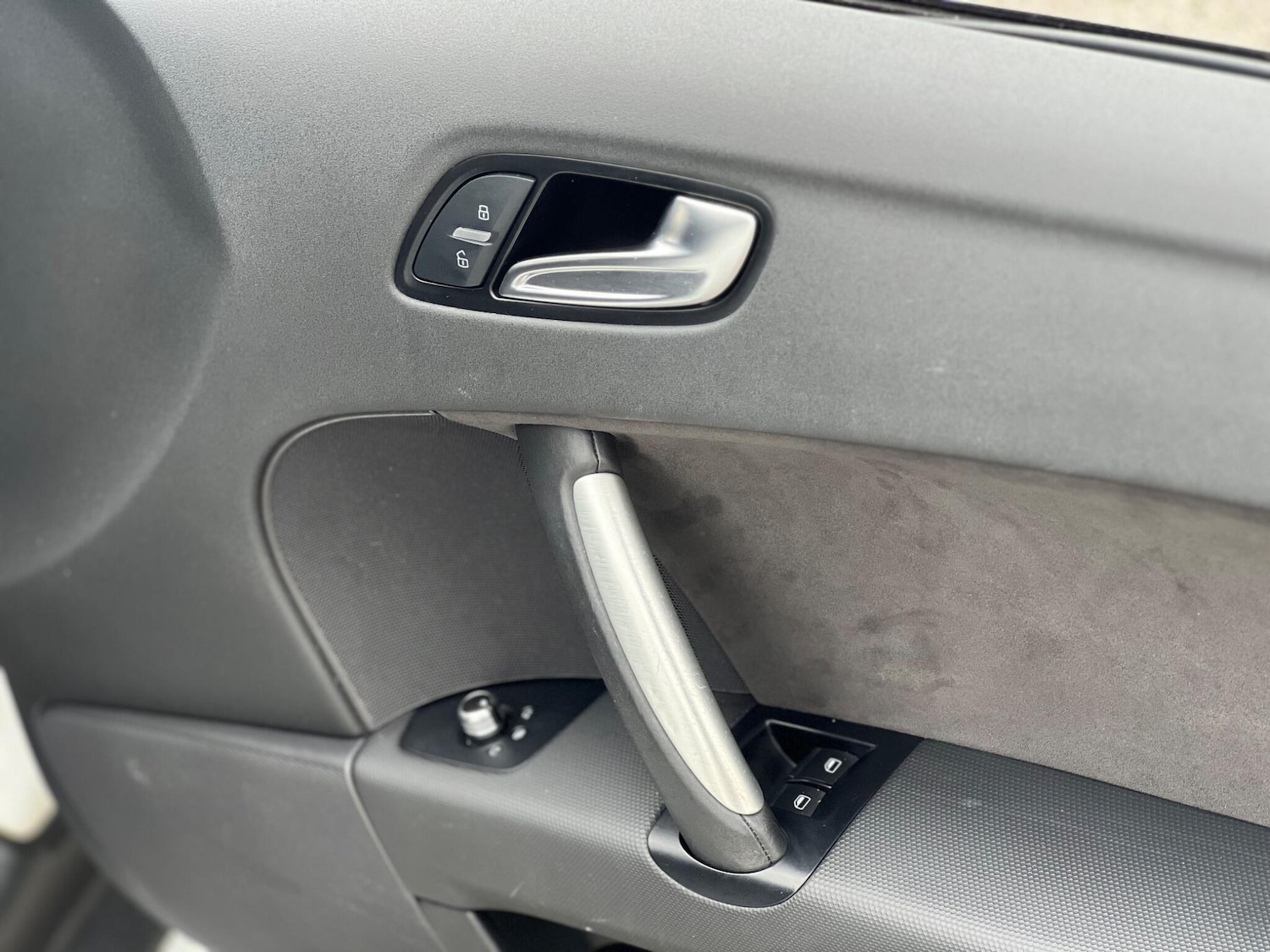 Used Audi TT 2010 for sale - 76251390: Photo 34