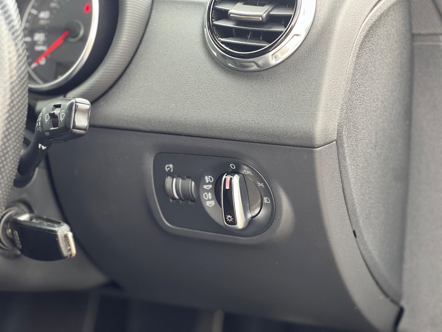 Used Audi TT 2010 for sale - 76251390: Photo 35