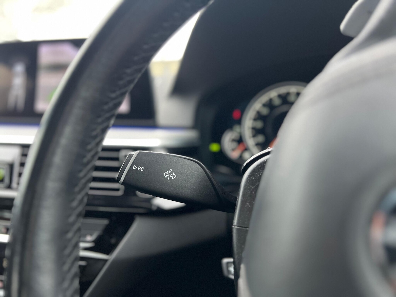 Used BMW 5 Series 2017 for sale - 77290775: Photo 28