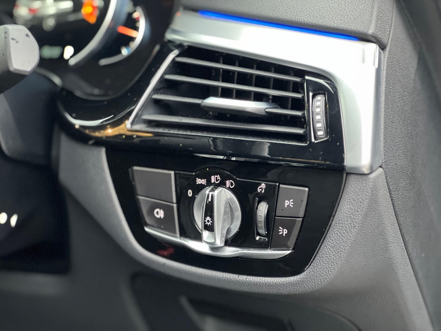 Used BMW 5 Series 2017 for sale - 77290775: Photo 44