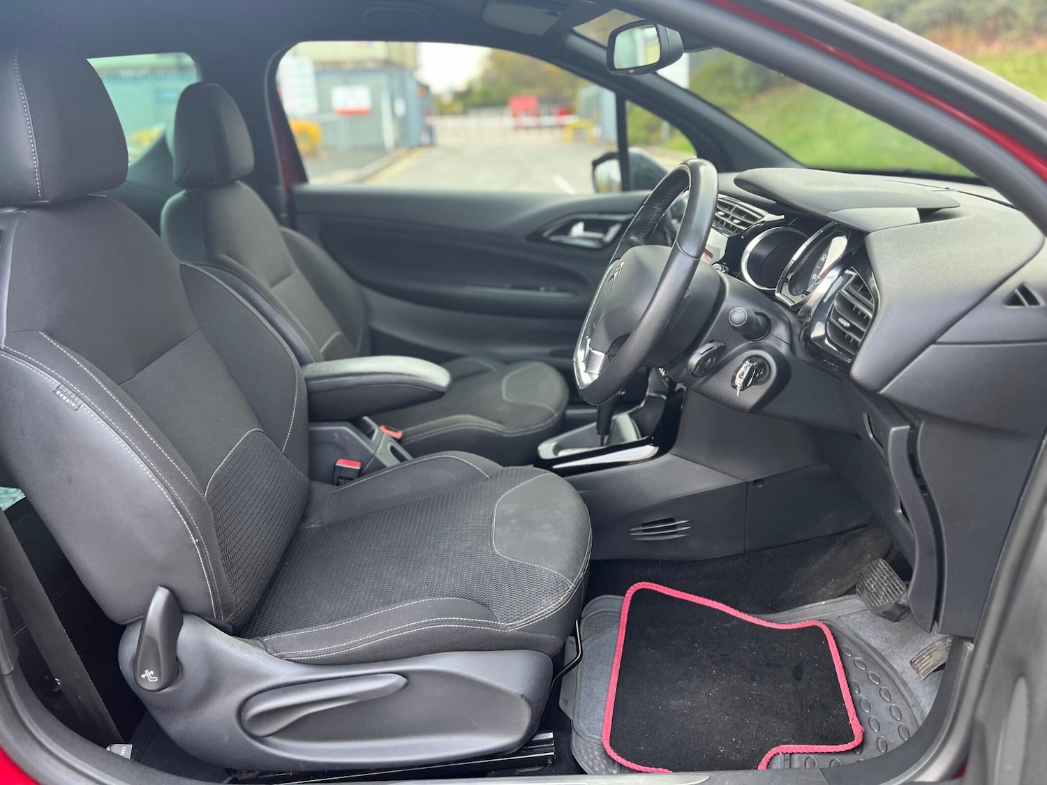 Used Citroen DS3 2013 for sale - 76472974: Photo 15