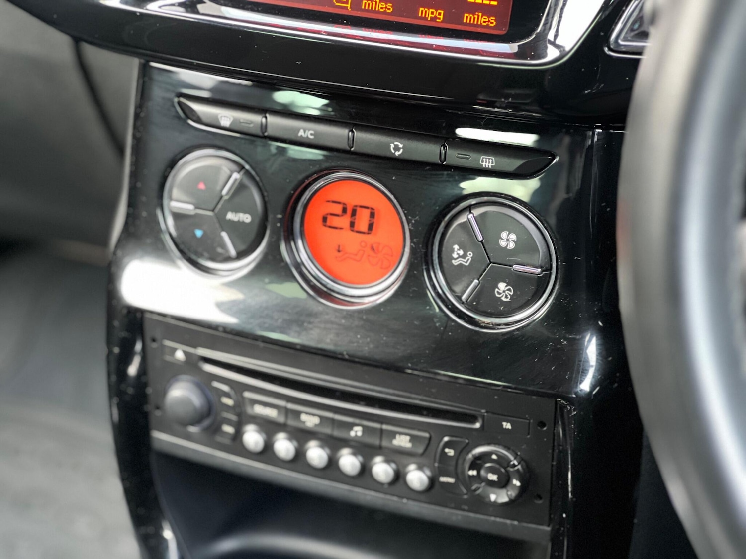 Used Citroen DS3 2013 for sale - 76472974: Photo 23