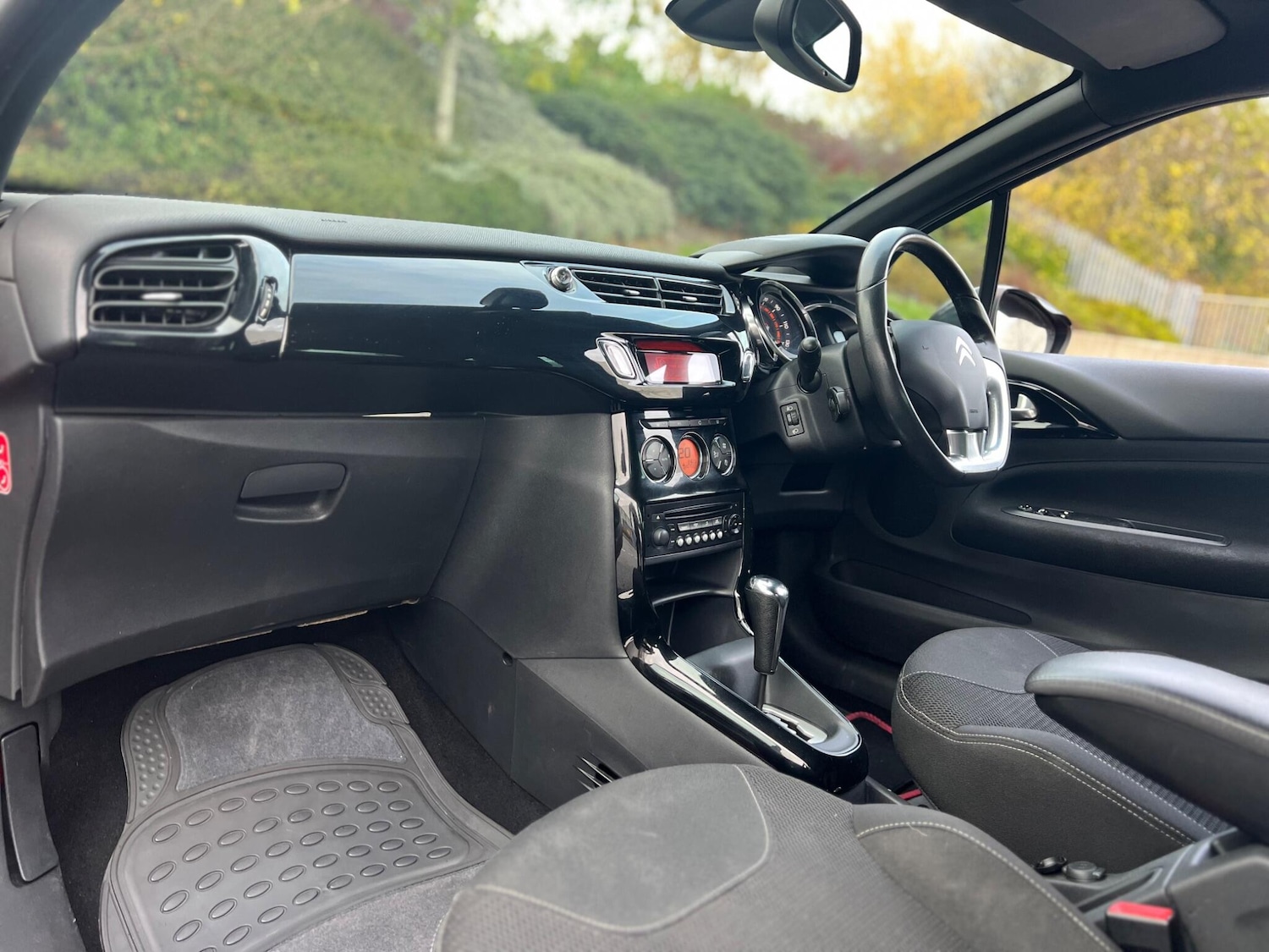 Used Citroen DS3 2013 for sale - 76472974: Photo 4