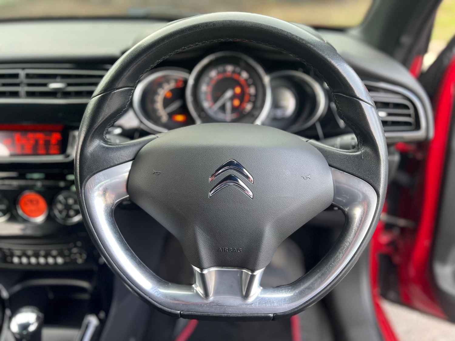 Used Citroen DS3 2013 for sale - 76472974: Photo 5