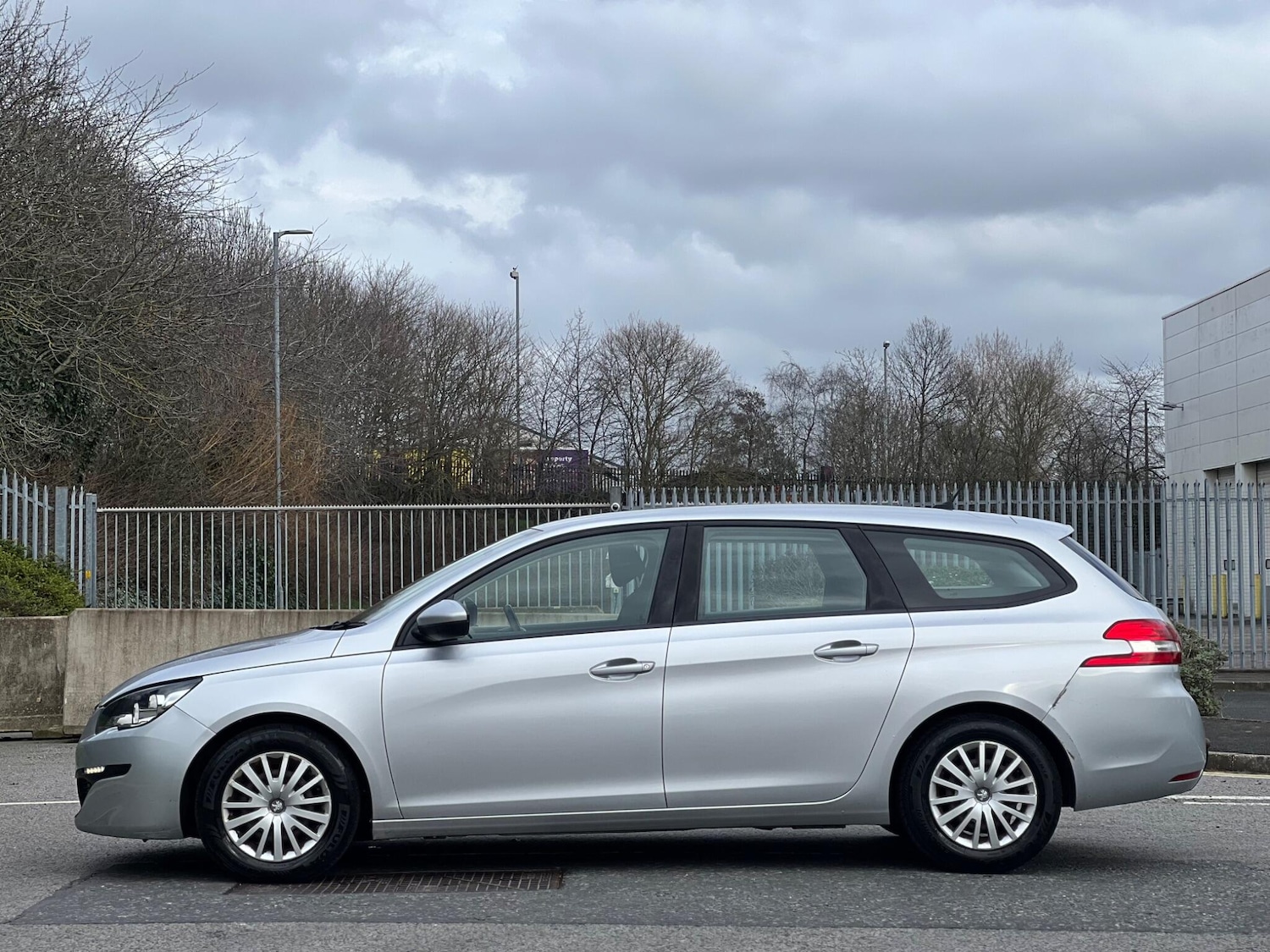 Used Peugeot 308 2015 for sale - 77784178: Photo 14
