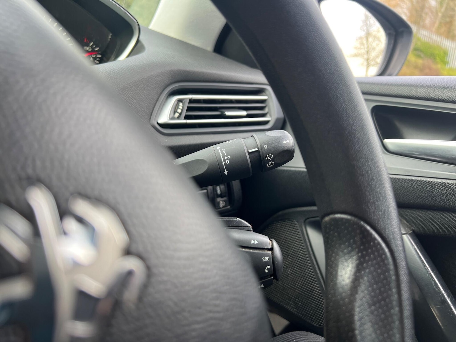 Used Peugeot 308 2015 for sale - 77784178: Photo 26