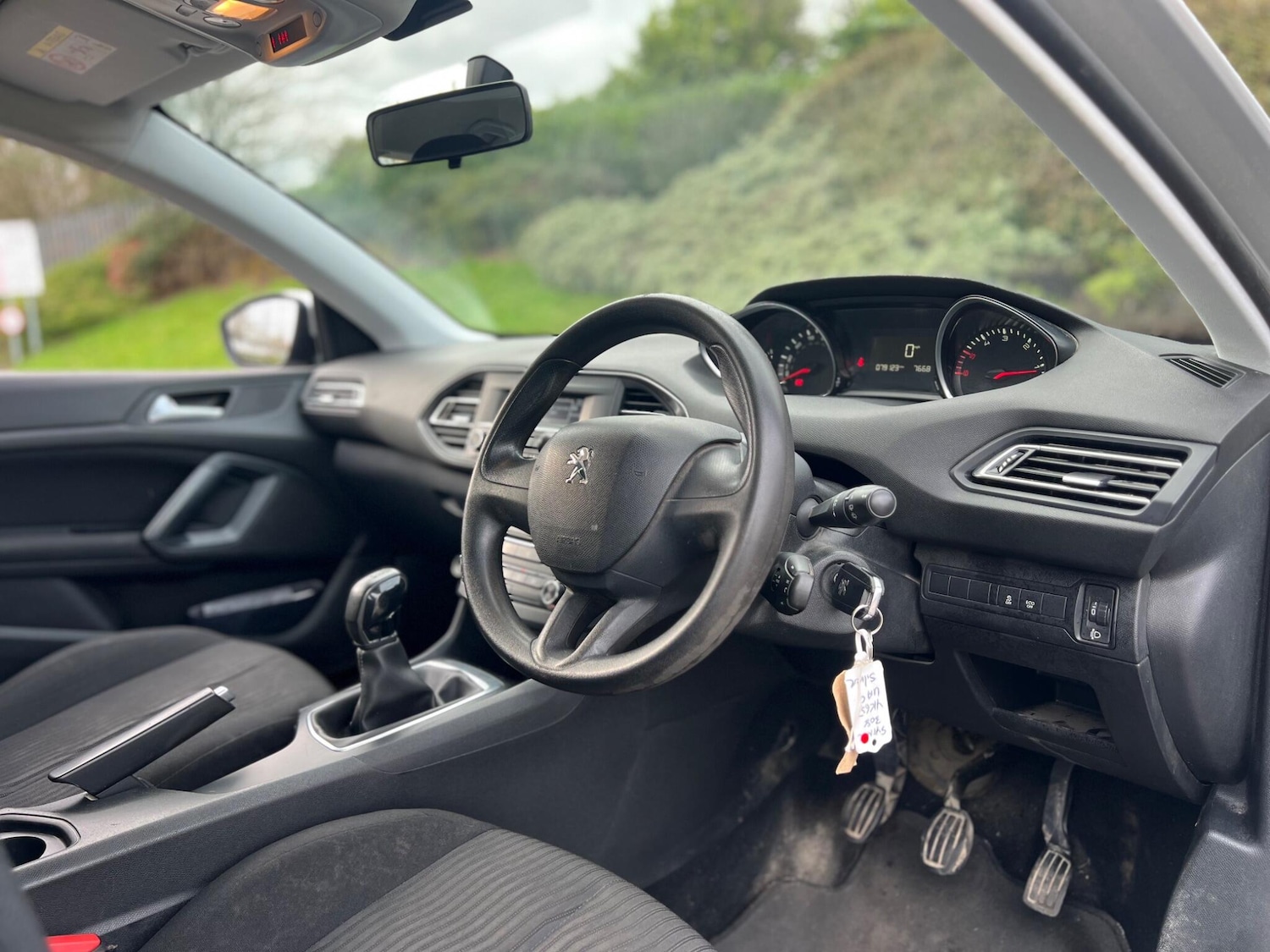 Used Peugeot 308 2015 for sale - 77784178: Photo 6