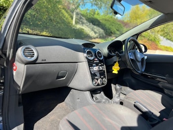 Used Vauxhall Corsa 2011 for sale - 76042565: Photo