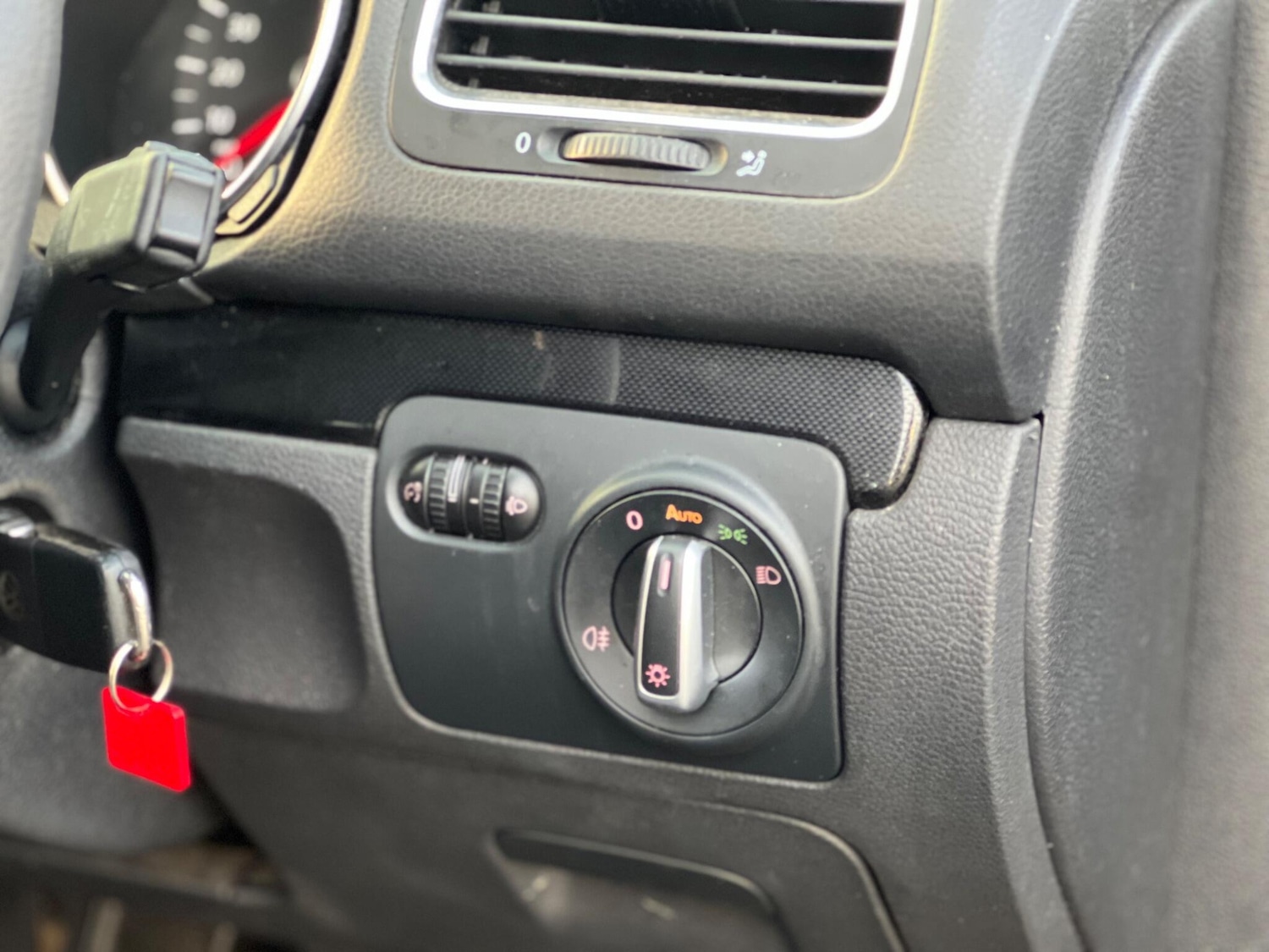 Used Volkswagen Golf 2012 for sale - 76620579: Photo 40