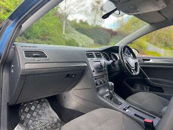 Used Volkswagen Golf 2013 for sale - 78231011: Photo