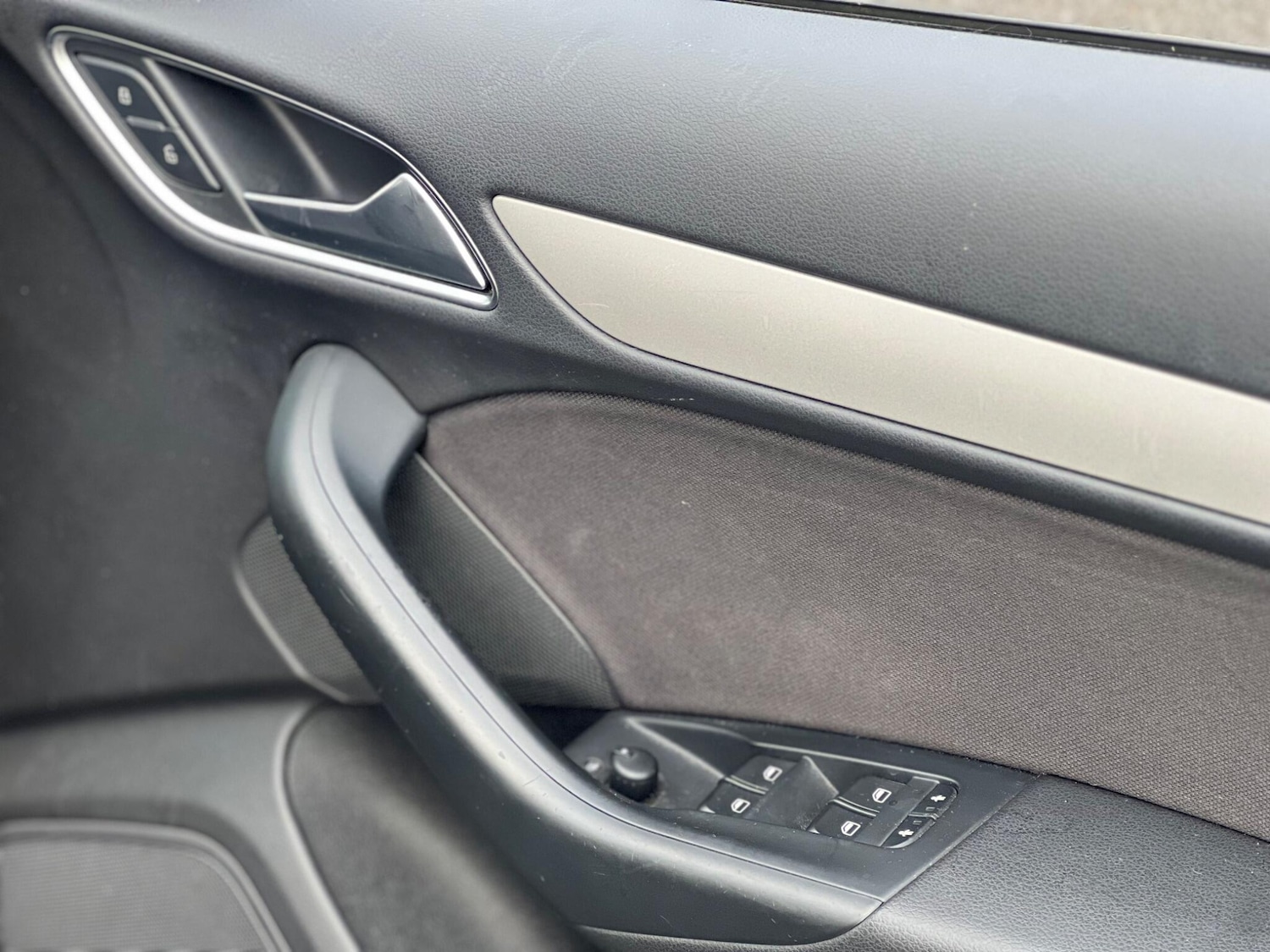 Used Audi Q3 2013 for sale - 77143280: Photo 40