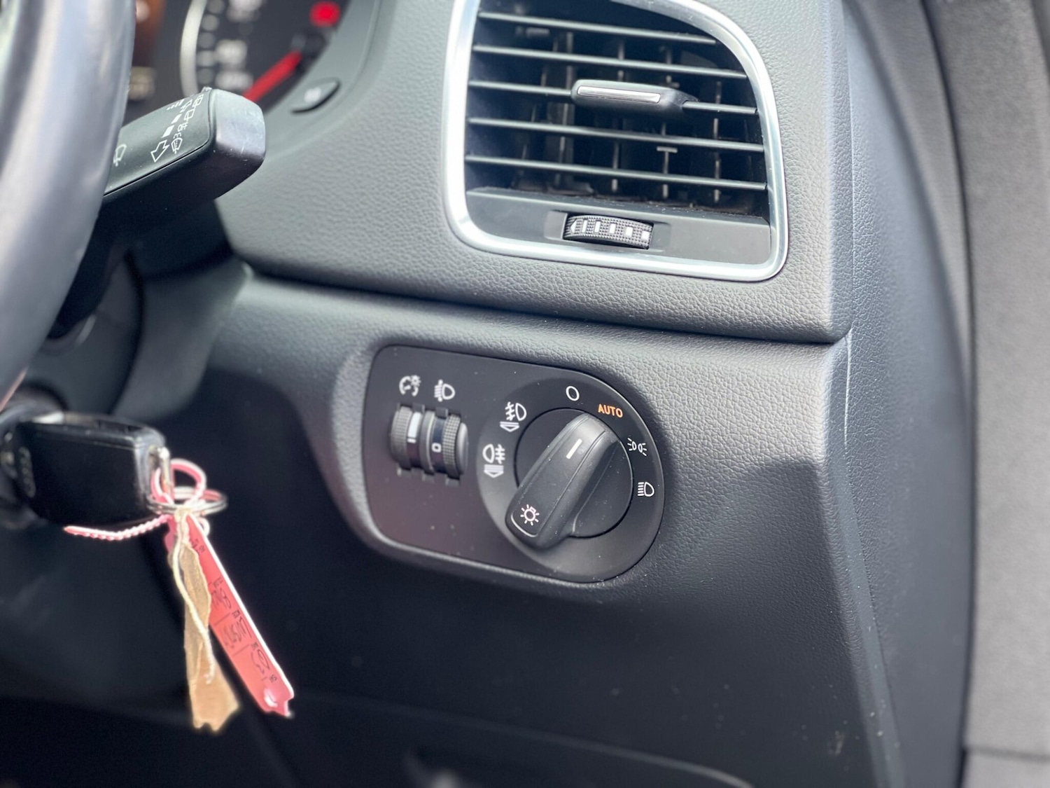 Used Audi Q3 2013 for sale - 77143280: Photo 41