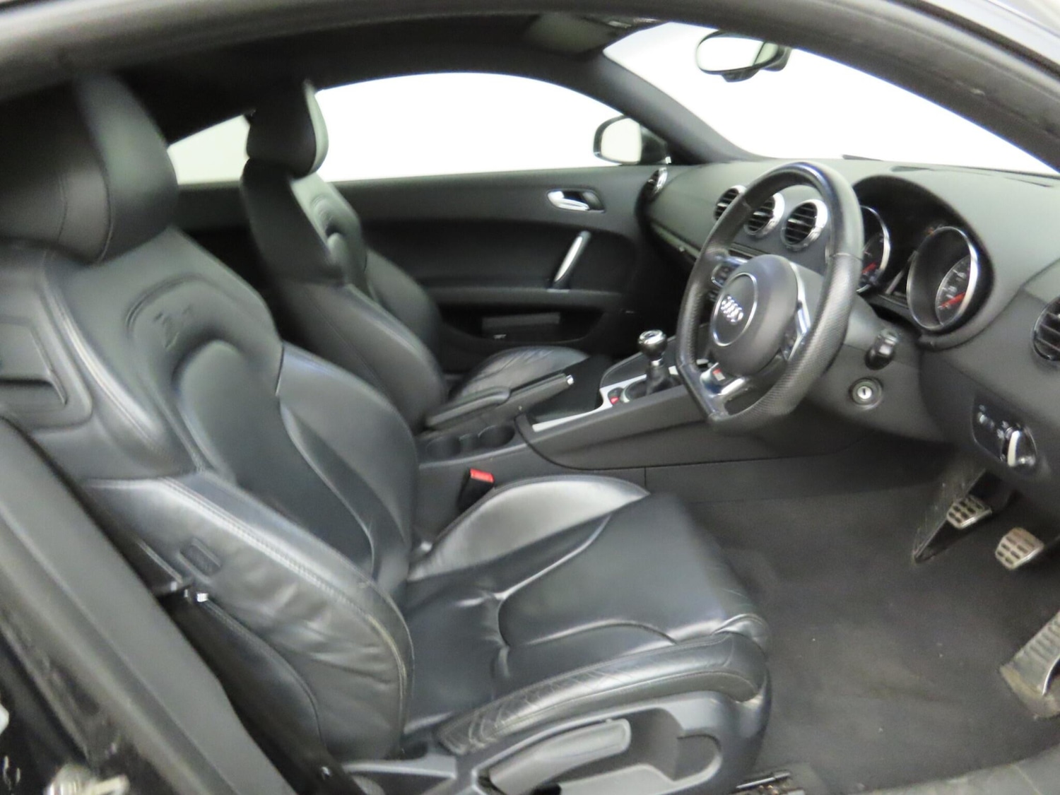 Used Audi TT 2011 for sale - 77523945: Photo 5