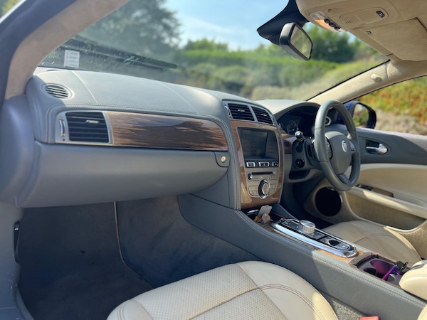 Used Jaguar XK 2010 for sale - 75519056: Photo 4