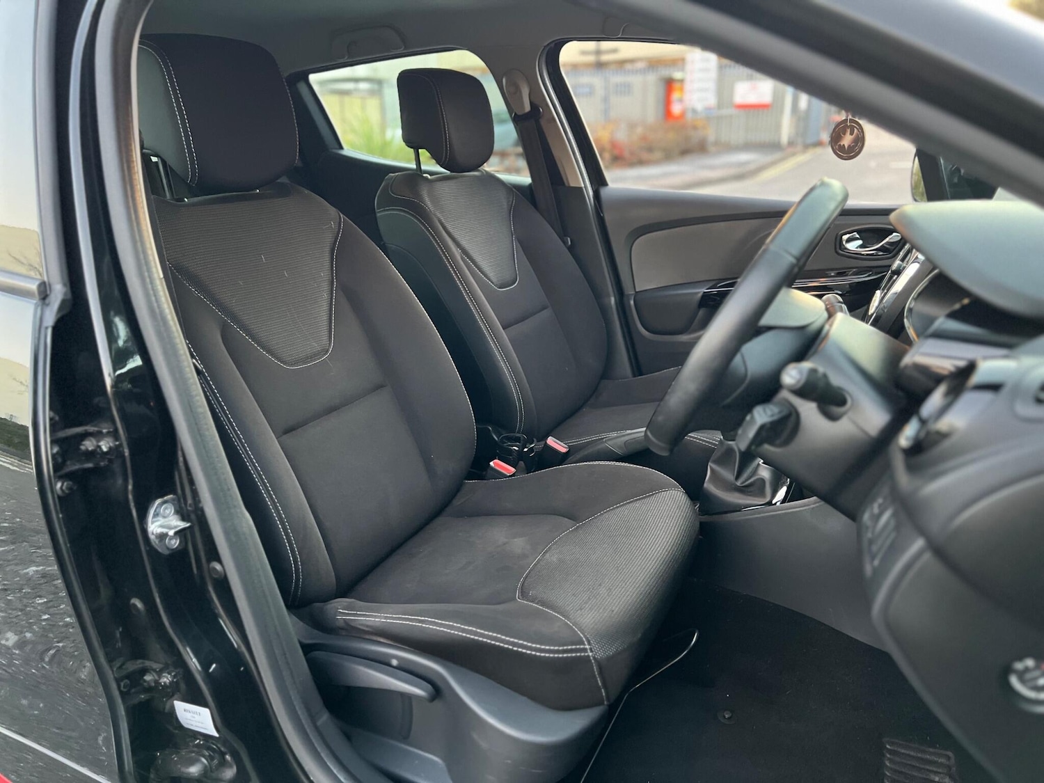 Used Renault Clio 2014 for sale - 76620032: Photo 18