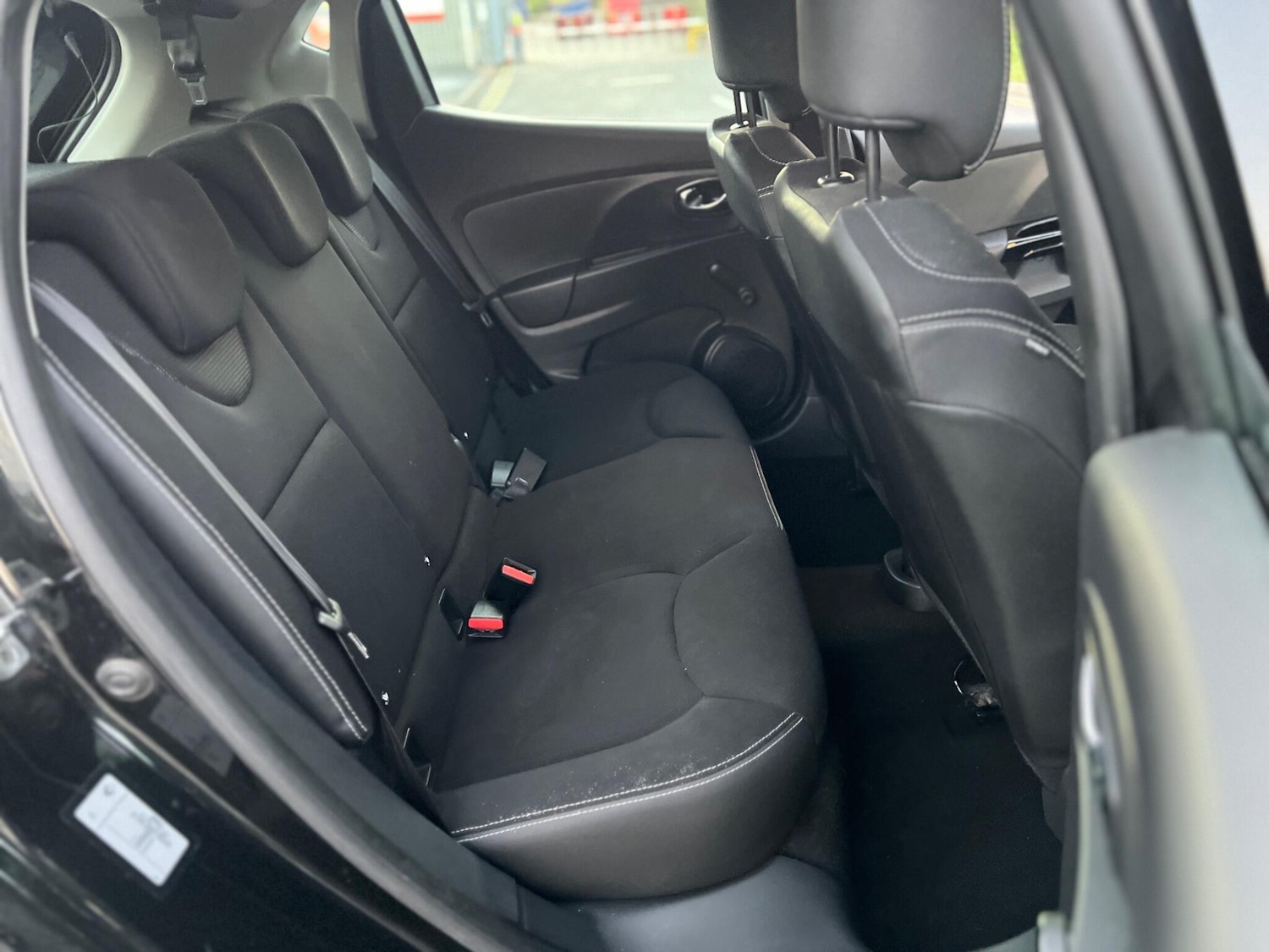 Used Renault Clio 2014 for sale - 76620032: Photo 25